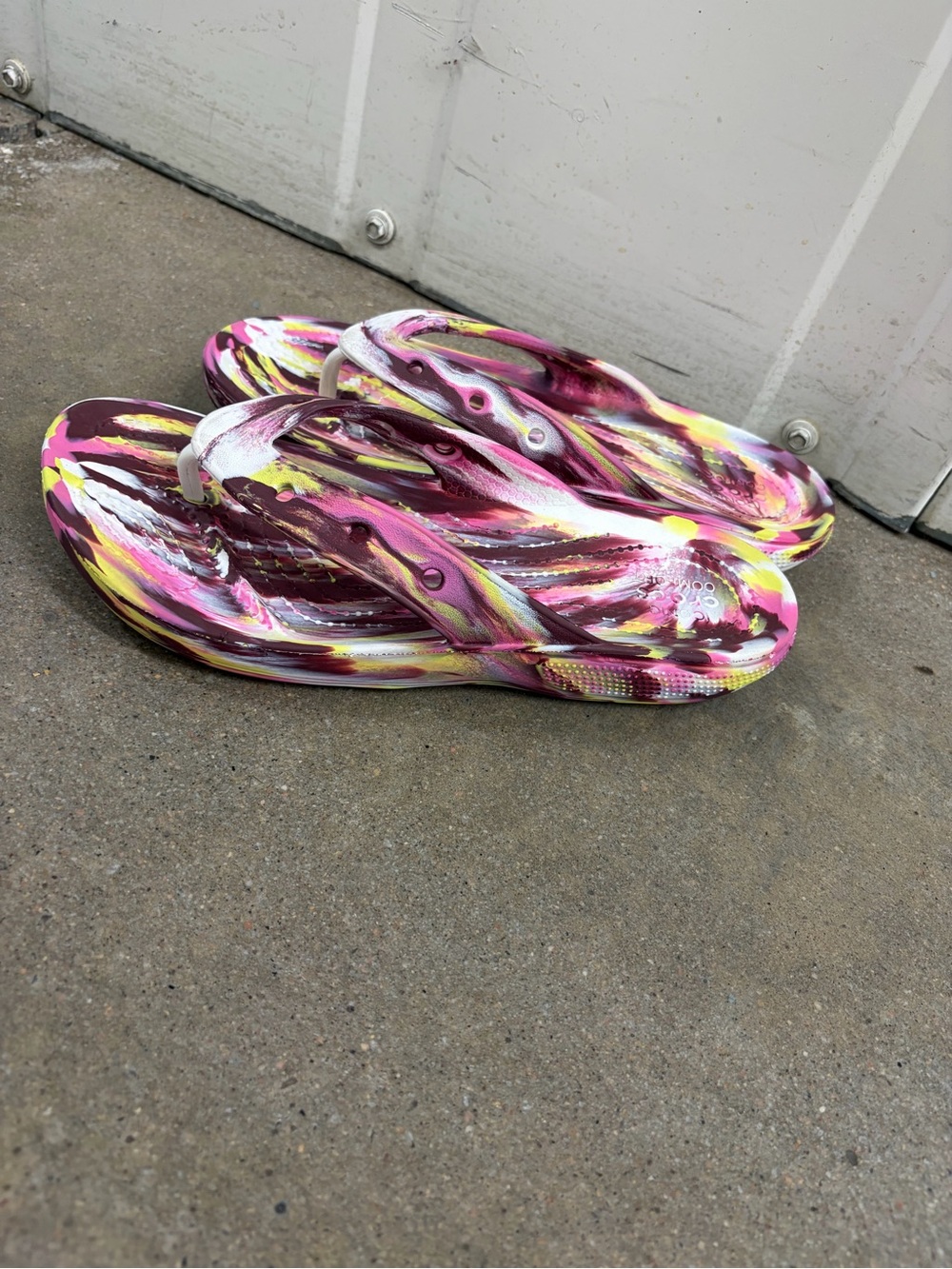 CROCS Women's Marbled Pink Yellow and White Flip Sandals